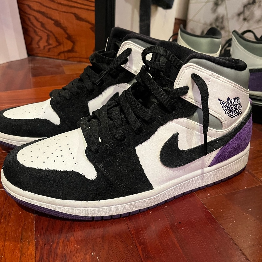 Jordan 1 mid